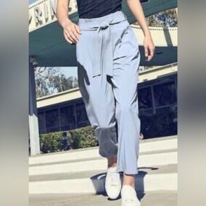 Athleta Skyline Pant II in Blue Star
Size: 14